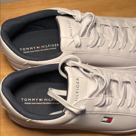 Tommy Hilfiger White Sneakers Minimalist Design - Picture 3 of 8